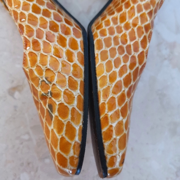 Vintage 90s Stuart Weitzman Yellow Leather Shoes - Picture 6 of 10